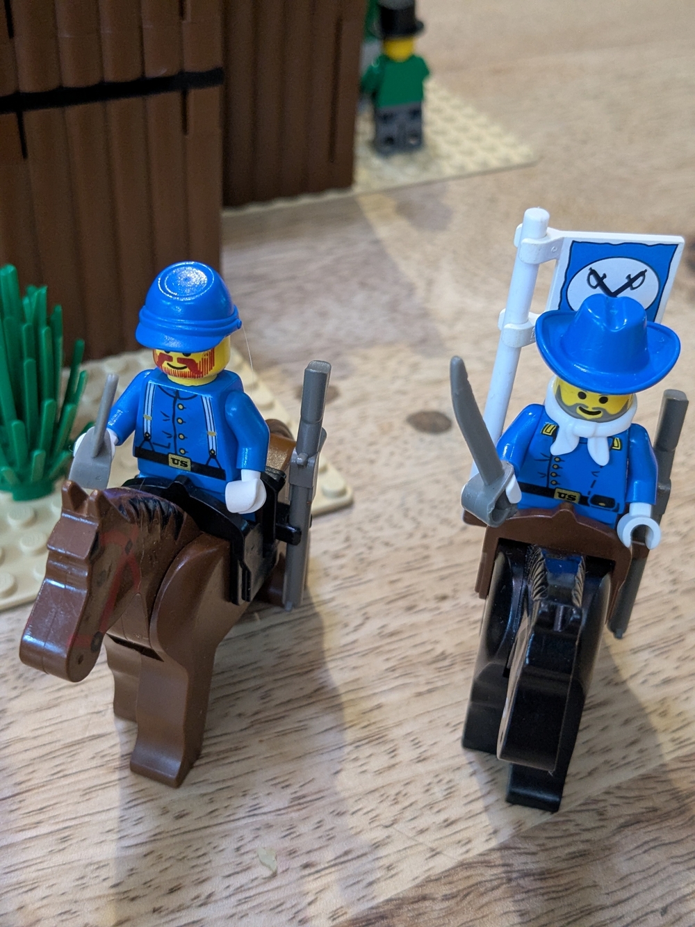 🔥 LEGO 6769 Fort Legoredo (1996) — RARE Classic Western Fort! 🔥 - Picture 14 of 16